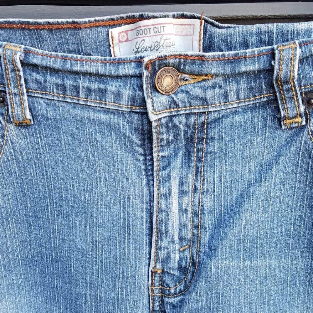 Signature Levi's Boot Cut Jeans Size 14 - Picture 4 of 11